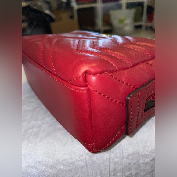 GUCCI CALFSKIN MATELASSE GG MARMONT COSMETIC CASE IN RED EUC - Picture 12 of 15